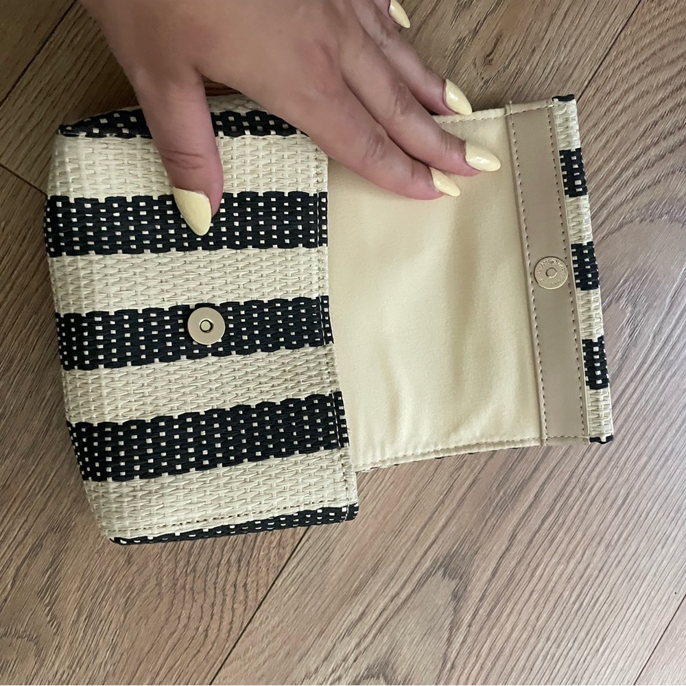 Black and Cream Striped Woven Bag - Picture 6 of 6